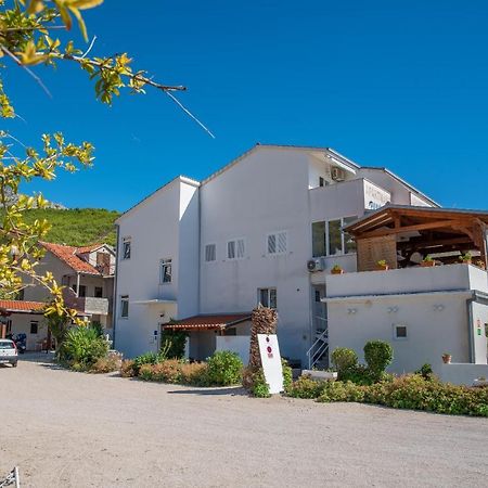Apartments By The Sea Sumpetar, Omis - 2808 Εξωτερικό φωτογραφία