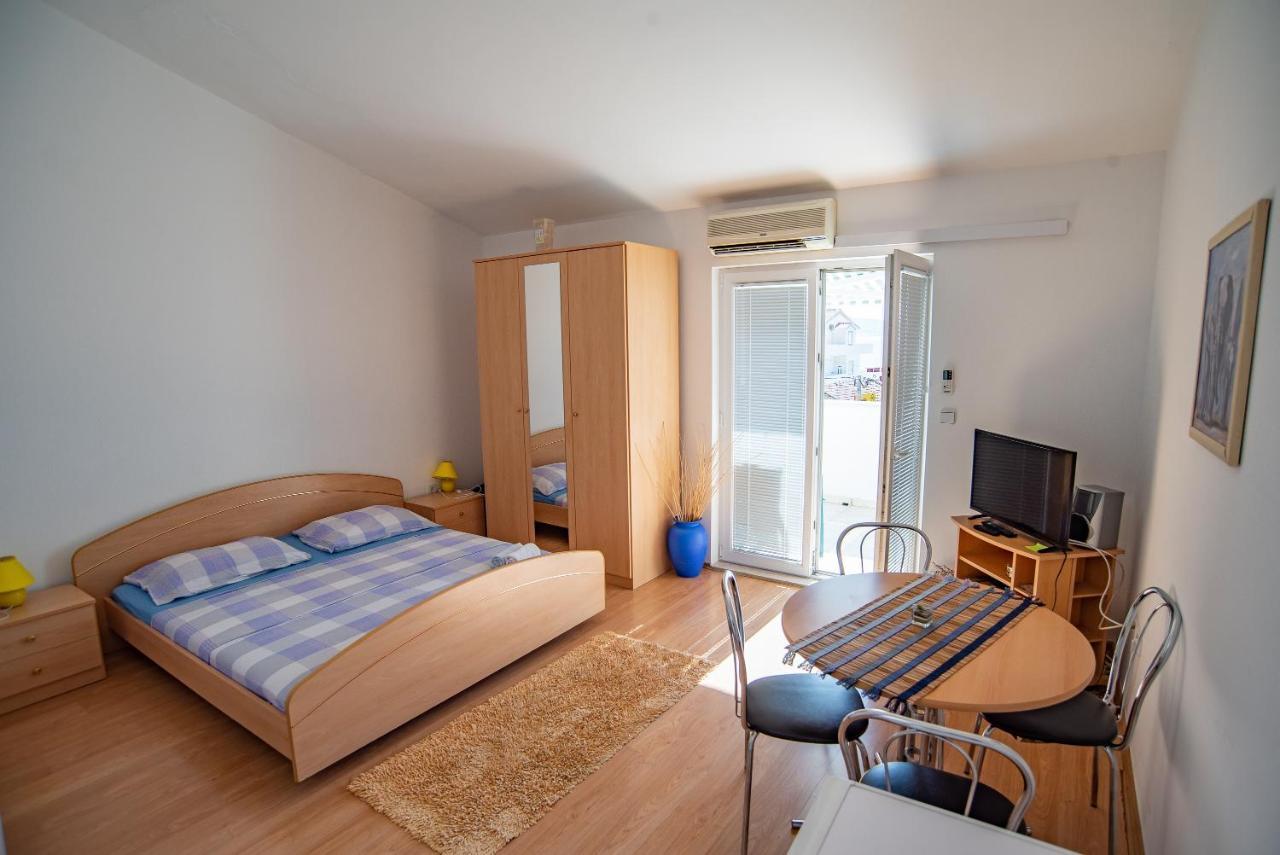Apartments By The Sea Sumpetar, Omis - 2808 Εξωτερικό φωτογραφία