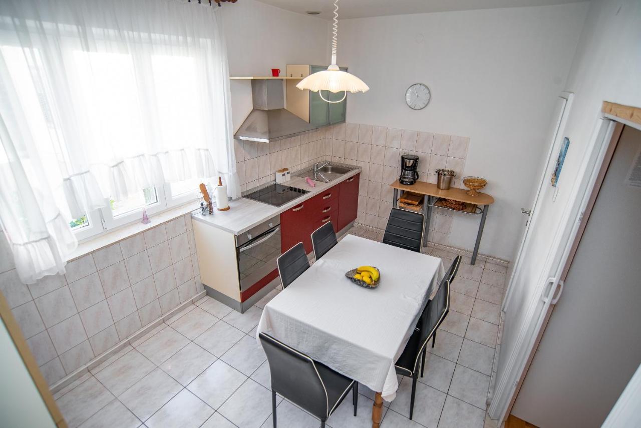 Apartments By The Sea Sumpetar, Omis - 2808 Εξωτερικό φωτογραφία
