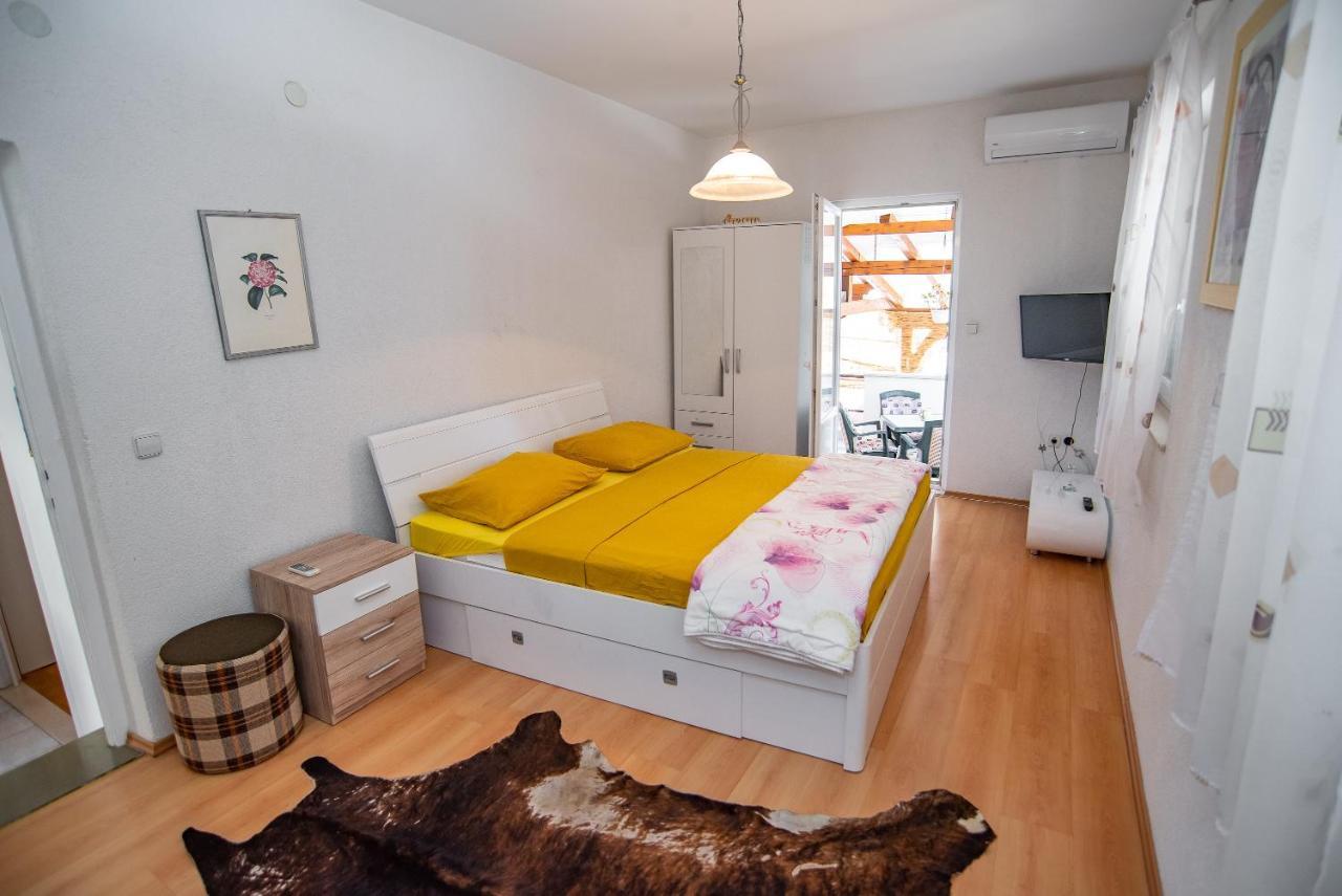 Apartments By The Sea Sumpetar, Omis - 2808 Εξωτερικό φωτογραφία
